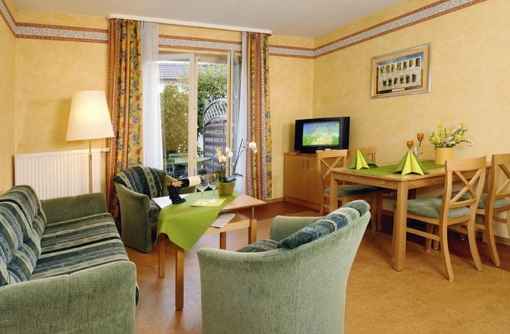 Hotel-Gasthof Rotes Ross Markt Einersheim Bagian luar foto