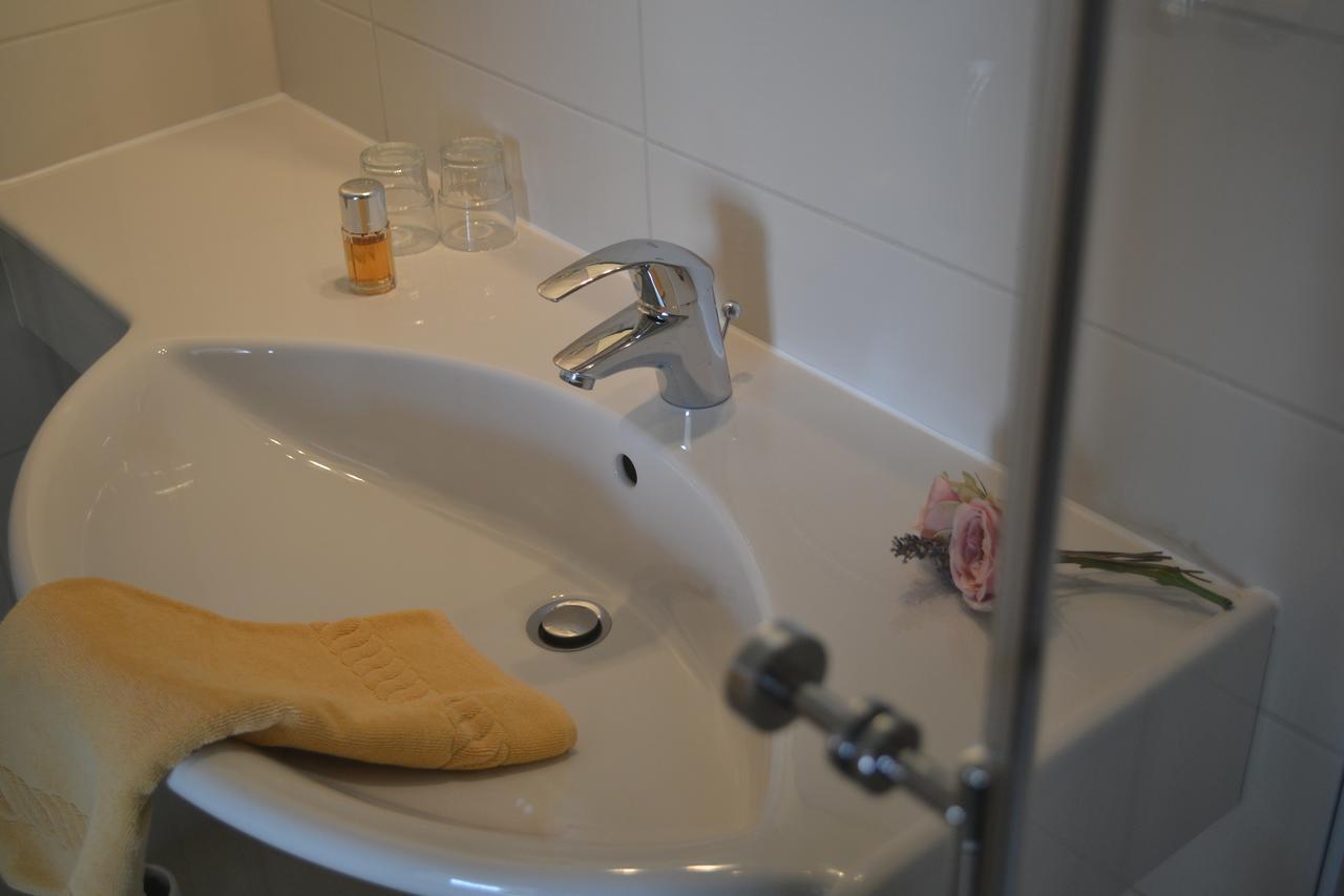 Hotel-Gasthof Rotes Ross Markt Einersheim Bagian luar foto