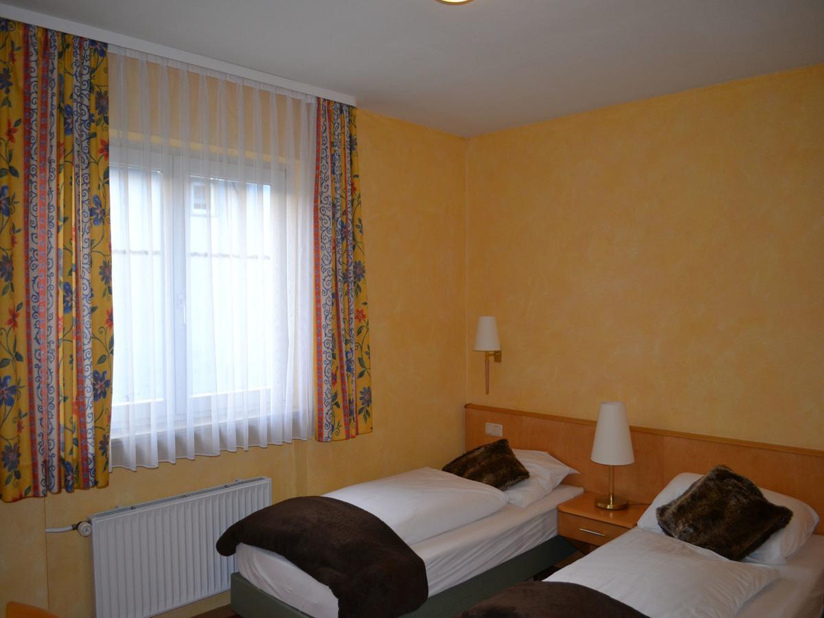 Hotel-Gasthof Rotes Ross Markt Einersheim Bagian luar foto