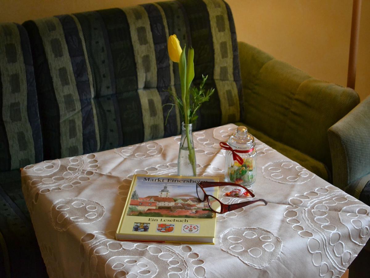 Hotel-Gasthof Rotes Ross Markt Einersheim Bagian luar foto